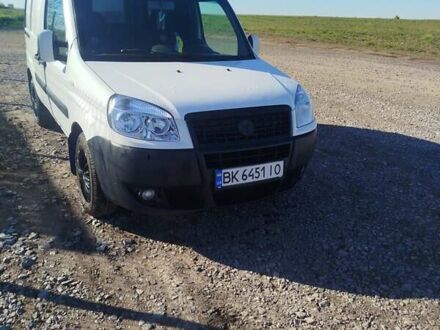 Белый Фиат Добло, объемом двигателя 1.91 л и пробегом 300 тыс. км за 3700 $, фото 1 на Automoto.ua