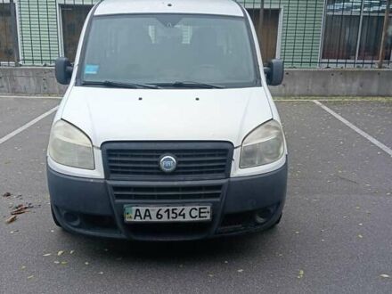 Белый Фиат Добло, объемом двигателя 1.4 л и пробегом 215 тыс. км за 3300 $, фото 1 на Automoto.ua