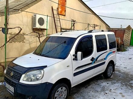 Белый Фиат Добло, объемом двигателя 1.2 л и пробегом 0 тыс. км за 5200 $, фото 1 на Automoto.ua