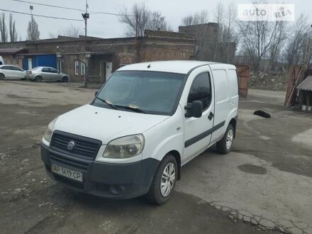 Белый Фиат Добло, объемом двигателя 1.3 л и пробегом 200 тыс. км за 3400 $, фото 1 на Automoto.ua