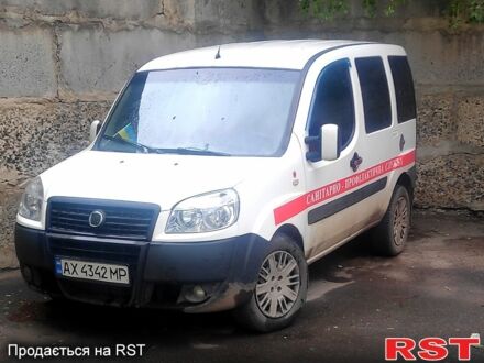 Белый Фиат Добло, объемом двигателя 1.9 л и пробегом 272 тыс. км за 4700 $, фото 1 на Automoto.ua