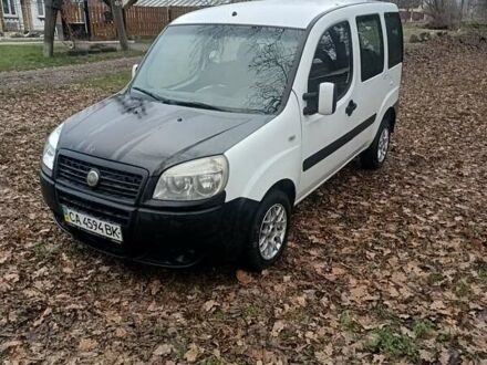 Белый Фиат Добло, объемом двигателя 1.9 л и пробегом 390 тыс. км за 4100 $, фото 1 на Automoto.ua