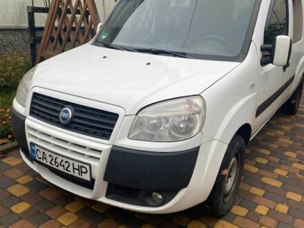 Белый Фиат Добло, объемом двигателя 1.9 л и пробегом 266 тыс. км за 3700 $, фото 1 на Automoto.ua