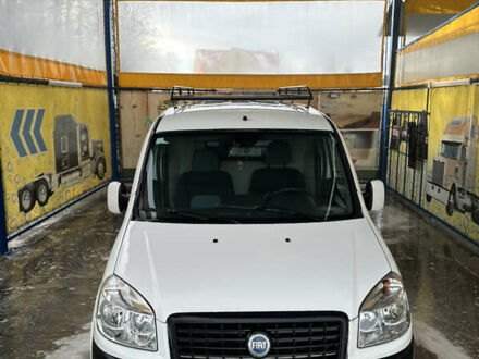 Белый Фиат Добло, объемом двигателя 1.91 л и пробегом 3 тыс. км за 6500 $, фото 1 на Automoto.ua