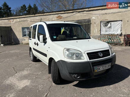 Фіат Добло 2007 у Дубно на Automoto.ua Білий Фіат Добло, об'ємом двигуна 0 л та пробігом 225 тис. км за 5200 $, фото 1 на Automoto.ua
