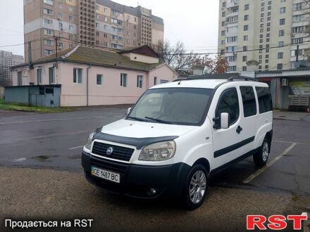 Белый Фиат Добло, объемом двигателя 1.9 л и пробегом 216 тыс. км за 5000 $, фото 1 на Automoto.ua
