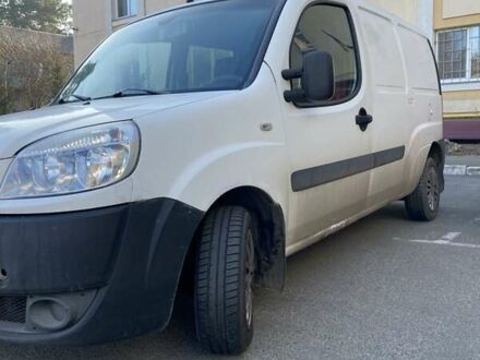 Фіат Добло 2008 у Києві на Automoto.ua Білий Фіат Добло, об'ємом двигуна 1.4 л та пробігом 379 тис. км за 2700 $, фото 1 на Automoto.ua