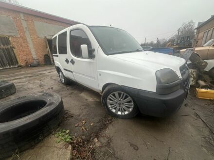 Белый Фиат Добло, объемом двигателя 1.6 л и пробегом 360 тыс. км за 2000 $, фото 1 на Automoto.ua