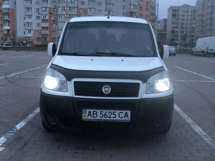 Белый Фиат Добло, объемом двигателя 1.3 л и пробегом 266 тыс. км за 5200 $, фото 1 на Automoto.ua