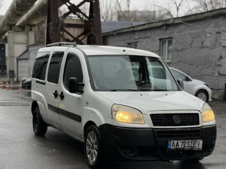 Белый Фиат Добло, объемом двигателя 1.9 л и пробегом 375 тыс. км за 3200 $, фото 1 на Automoto.ua