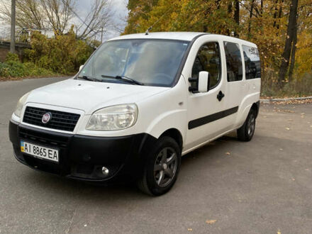 Фіат Добло 2008 у Петропавлівська Борщагівка на Automoto.ua Білий Фіат Добло, об'ємом двигуна 1.9 л та пробігом 250 тис. км за 4500 $, фото 1 на Automoto.ua