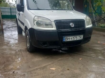Белый Фиат Добло, объемом двигателя 1.9 л и пробегом 340 тыс. км за 3000 $, фото 1 на Automoto.ua