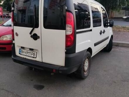 Белый Фиат Добло, объемом двигателя 1.3 л и пробегом 350 тыс. км за 4950 $, фото 1 на Automoto.ua