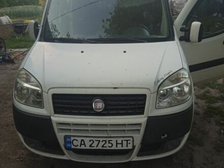 Белый Фиат Добло, объемом двигателя 1.6 л и пробегом 245 тыс. км за 4100 $, фото 1 на Automoto.ua