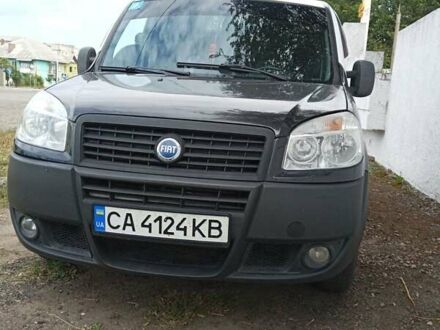 Белый Фиат Добло, объемом двигателя 1.6 л и пробегом 280 тыс. км за 3000 $, фото 1 на Automoto.ua