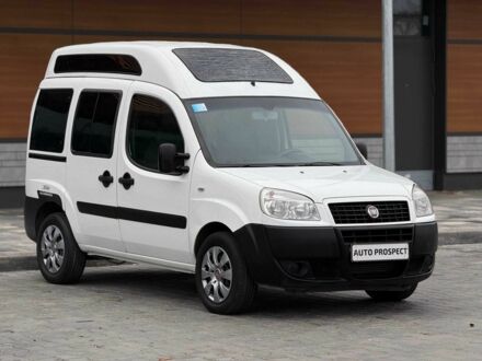 Белый Фиат Добло, объемом двигателя 1.3 л и пробегом 283 тыс. км за 5200 $, фото 1 на Automoto.ua