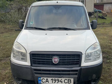 Белый Фиат Добло, объемом двигателя 1.3 л и пробегом 210 тыс. км за 5200 $, фото 1 на Automoto.ua