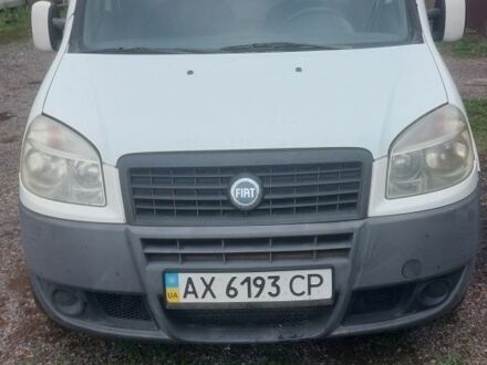 Фіат Добло 2009 у Черкасах на Automoto.ua Білий Фіат Добло, об'ємом двигуна 1.9 л та пробігом 270 тис. км за 4000 $, фото 1 на Automoto.ua
