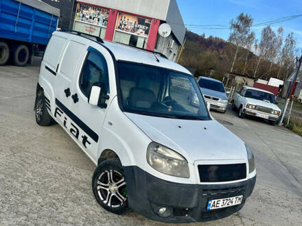 Белый Фиат Добло, объемом двигателя 1.25 л и пробегом 255 тыс. км за 3500 $, фото 1 на Automoto.ua