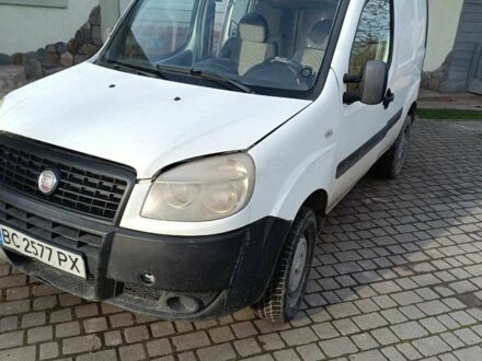 Белый Фиат Добло, объемом двигателя 1.4 л и пробегом 270 тыс. км за 2483 $, фото 1 на Automoto.ua
