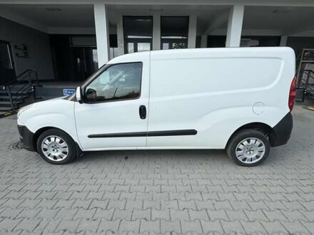 Белый Фиат Добло, объемом двигателя 1.6 л и пробегом 220 тыс. км за 6200 $, фото 1 на Automoto.ua