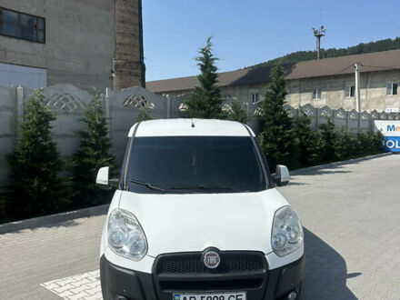 Белый Фиат Добло, объемом двигателя 1.3 л и пробегом 325 тыс. км за 6700 $, фото 1 на Automoto.ua