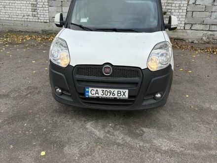 Белый Фиат Добло, объемом двигателя 1.25 л и пробегом 291 тыс. км за 5500 $, фото 1 на Automoto.ua