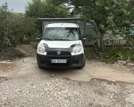 Белый Фиат Добло, объемом двигателя 1.2 л и пробегом 210 тыс. км за 5200 $, фото 1 на Automoto.ua