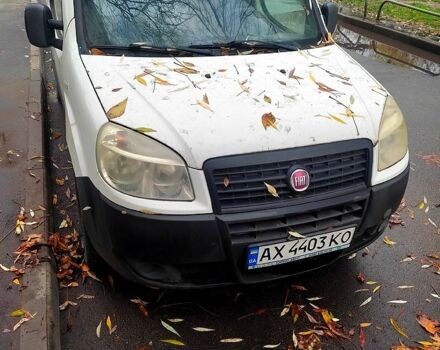 Белый Фиат Добло, объемом двигателя 1.2 л и пробегом 215 тыс. км за 2800 $, фото 1 на Automoto.ua