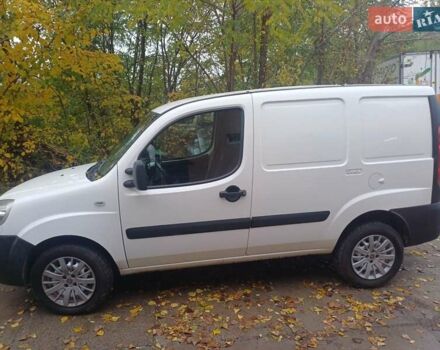 Белый Фиат Добло, объемом двигателя 1.25 л и пробегом 133 тыс. км за 5500 $, фото 1 на Automoto.ua