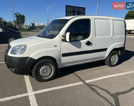 Белый Фиат Добло, объемом двигателя 1.37 л и пробегом 352 тыс. км за 4100 $, фото 1 на Automoto.ua