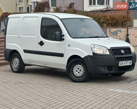 Фіат Добло 2014 у Києві на Automoto.ua Білий Фіат Добло, об'ємом двигуна 1.4 л та пробігом 190 тис. км за 6500 $, фото 1 на Automoto.ua