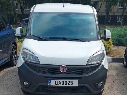 Белый Фиат Добло, объемом двигателя 1.2 л и пробегом 147 тыс. км за 7400 $, фото 1 на Automoto.ua