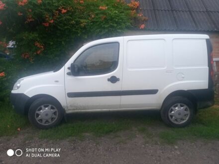 Фіат Добло 2015 у Полтаві на Automoto.ua Білий Фіат Добло, об'ємом двигуна 0 л та пробігом 242 тис. км за 5500 $, фото 1 на Automoto.ua