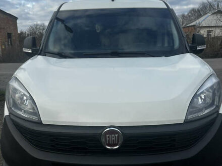 Белый Фиат Добло, объемом двигателя 1.4 л и пробегом 256 тыс. км за 7900 $, фото 1 на Automoto.ua