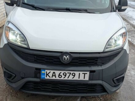 Белый Фиат Добло, объемом двигателя 2.4 л и пробегом 110 тыс. км за 10700 $, фото 1 на Automoto.ua