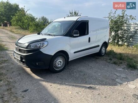 Белый Фиат Добло, объемом двигателя 1.37 л и пробегом 175 тыс. км за 6500 $, фото 1 на Automoto.ua
