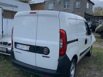 Белый Фиат Добло, объемом двигателя 1.4 л и пробегом 100 тыс. км за 2900 $, фото 1 на Automoto.ua