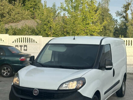 Белый Фиат Добло, объемом двигателя 1.2 л и пробегом 171 тыс. км за 9900 $, фото 1 на Automoto.ua