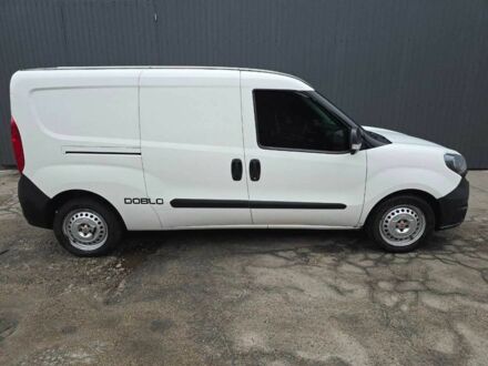 Белый Фиат Добло, объемом двигателя 1.4 л и пробегом 258 тыс. км за 7000 $, фото 1 на Automoto.ua