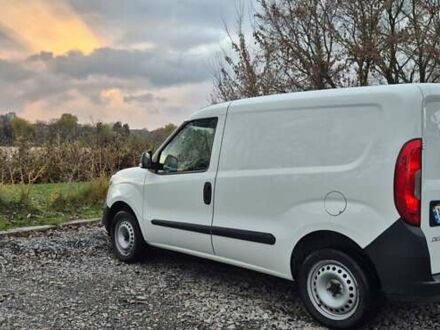 Белый Фиат Добло, объемом двигателя 1.37 л и пробегом 176 тыс. км за 6900 $, фото 1 на Automoto.ua
