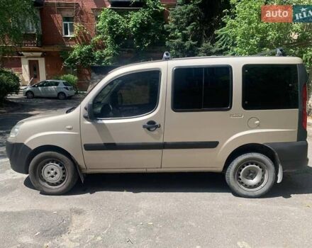 Бежевый Фиат Добло, объемом двигателя 1.37 л и пробегом 188 тыс. км за 6400 $, фото 1 на Automoto.ua