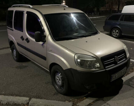 Бежевый Фиат Добло, объемом двигателя 1.3 л и пробегом 229 тыс. км за 6300 $, фото 3 на Automoto.ua