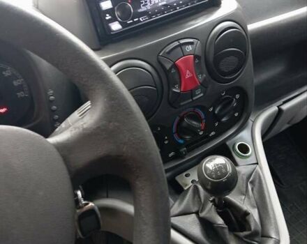 Бежевый Фиат Добло, объемом двигателя 1.25 л и пробегом 310 тыс. км за 5200 $, фото 6 на Automoto.ua