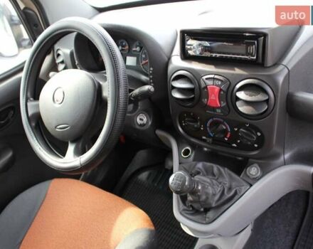 Бежевый Фиат Добло, объемом двигателя 1.4 л и пробегом 97 тыс. км за 7800 $, фото 2 на Automoto.ua