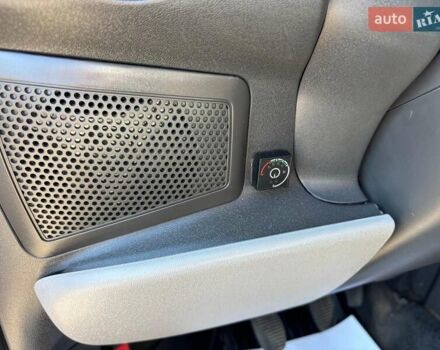 Бежевий Фіат Добло, об'ємом двигуна 1.4 л та пробігом 195 тис. км за 6990 $, фото 17 на Automoto.ua