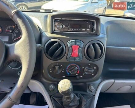 Бежевий Фіат Добло, об'ємом двигуна 1.4 л та пробігом 195 тис. км за 6990 $, фото 16 на Automoto.ua