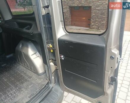 Бежевый Фиат Добло, объемом двигателя 1.25 л и пробегом 20 тыс. км за 18000 $, фото 14 на Automoto.ua