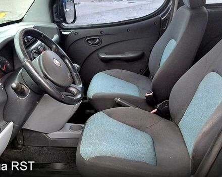 Черный Фиат Добло, объемом двигателя 1.4 л и пробегом 265 тыс. км за 3500 $, фото 6 на Automoto.ua