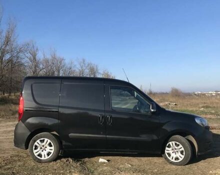 Черный Фиат Добло, объемом двигателя 1.6 л и пробегом 130 тыс. км за 9000 $, фото 2 на Automoto.ua
